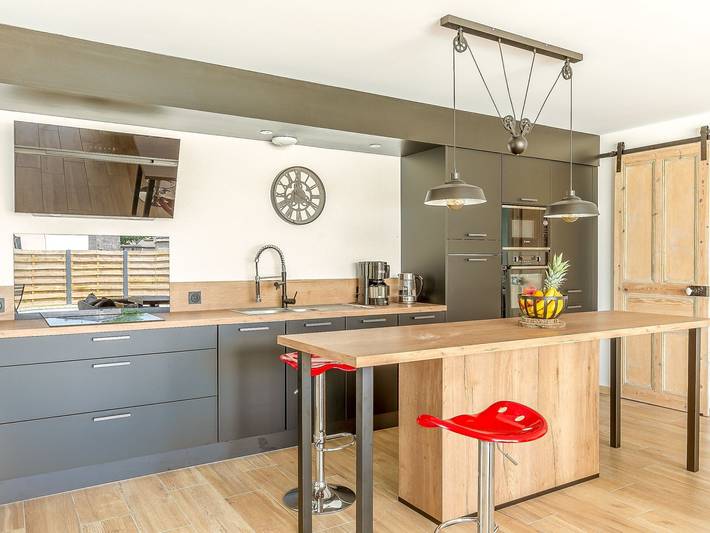 Location de vacances pour 8 personnes, avec piscine ainsi que jardin et terrasse à Plounéour-Trez - 3