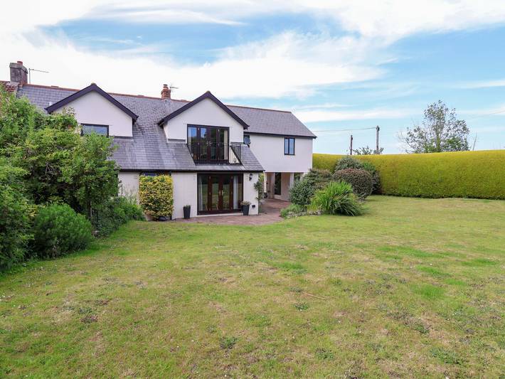 Cottage for 10 people, with garden, with pets in Dawlish