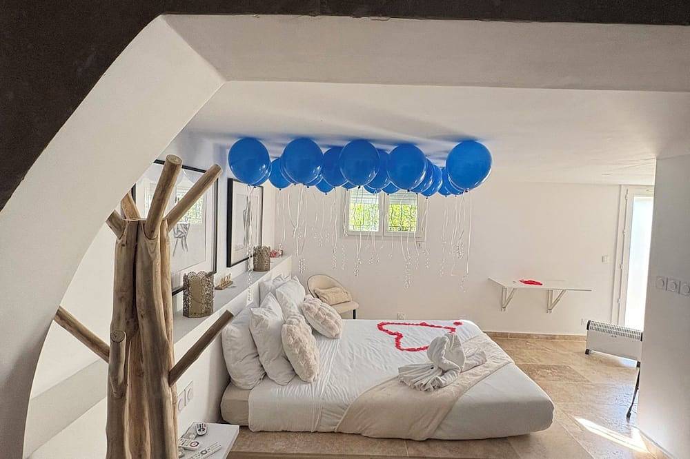 Suite Prestige, love room, Jacuzzi in Codolet, Région de Nîmes