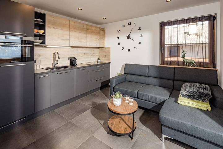 Ganze Wohnung, Apartment 'Sweet Dolomiti Sonneck' mit Bergblick, Gemeinschaftsterrasse und WLAN in Meransen, Mühlbach