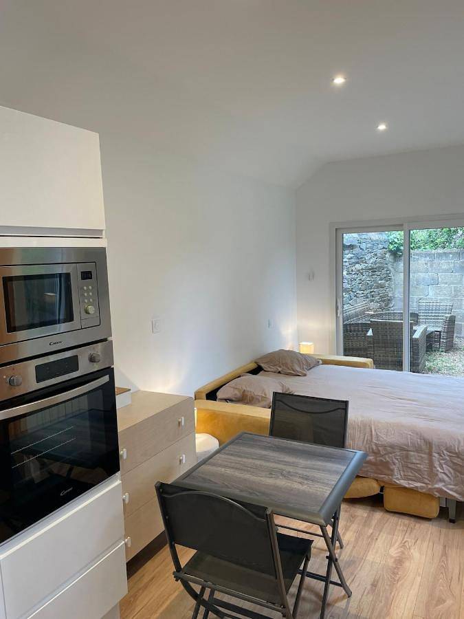 Appartement entier, Small Cocoon Studio For 2 Pink Granite Coast in Lannion, Ceinture Dorée