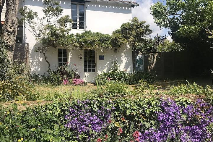 Location de vacances pour 9 personnes, avec jardin et terrasse, animaux acceptés dans Le Portmain