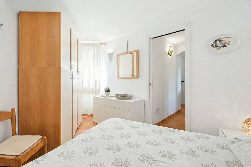 Entire apartment, Nice apartment for 4 guests with pool, A/C and pets allowed in Arzachena, Costa Smeralda