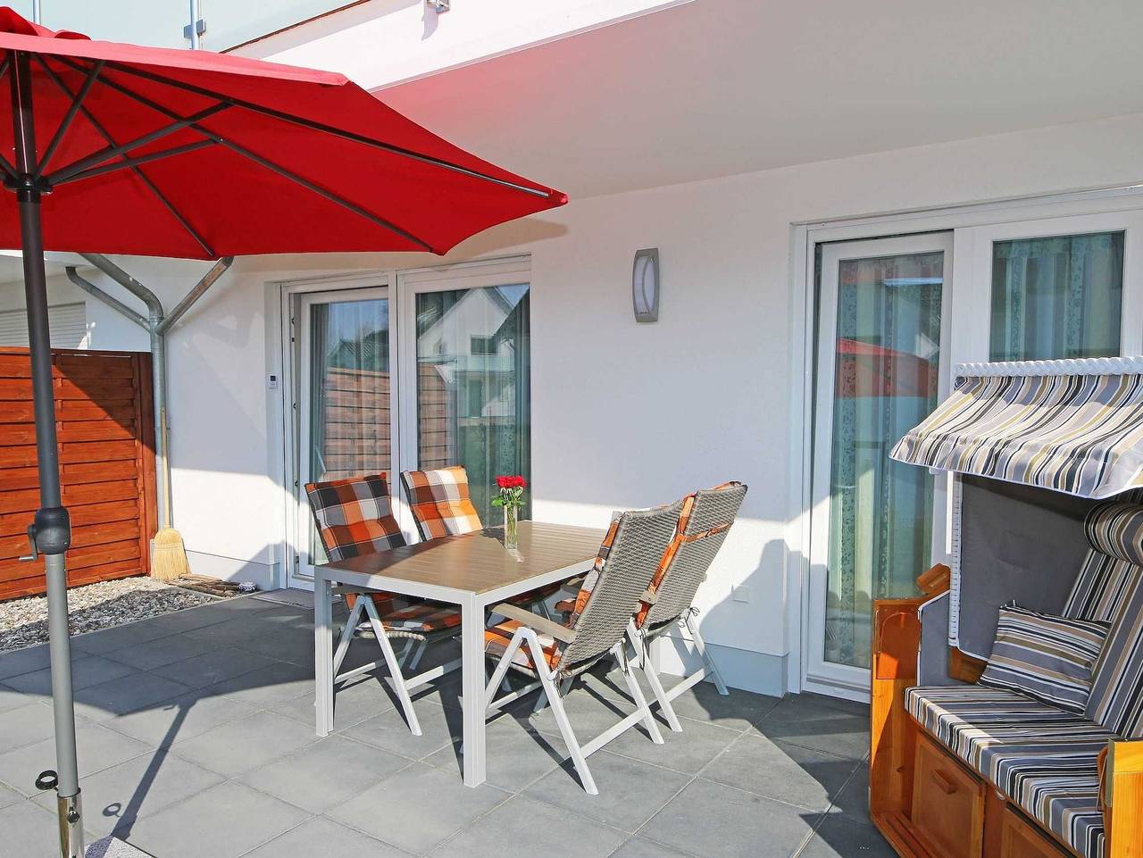 Ganze Ferienwohnung, P: Haus Sanddorn Whg. 03 mit Terrasse - Haus Sanddorn Whg. 03 mit Terrasse in Thiessow, Mönchgut