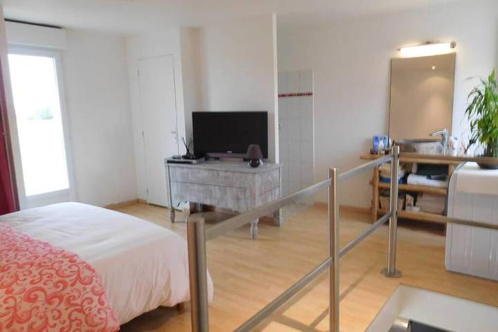 Location de vacances pour 2 personnes, avec jardin ainsi que terrasse et vue à Chouzy-sur-Cisse - 3