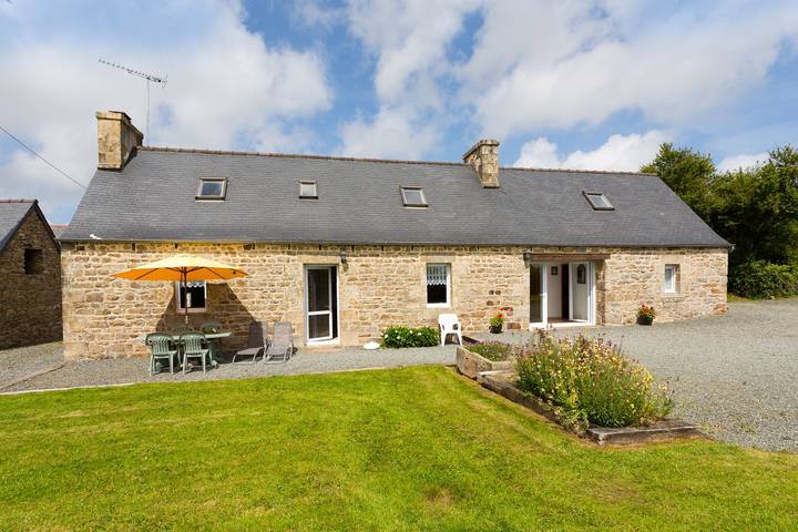 Maison de vacances pour 6 personnes, avec Jardin à Plouaret