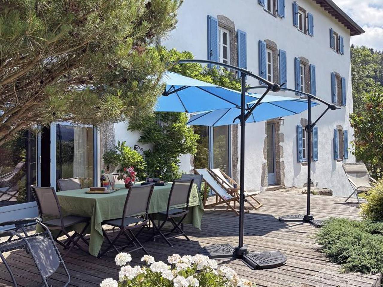 Casa rural familiar 14 personas en el valle de Vêtre, encanto antiguo y confort moderno in Saint-Jean-la-Vêtre, Montbrison