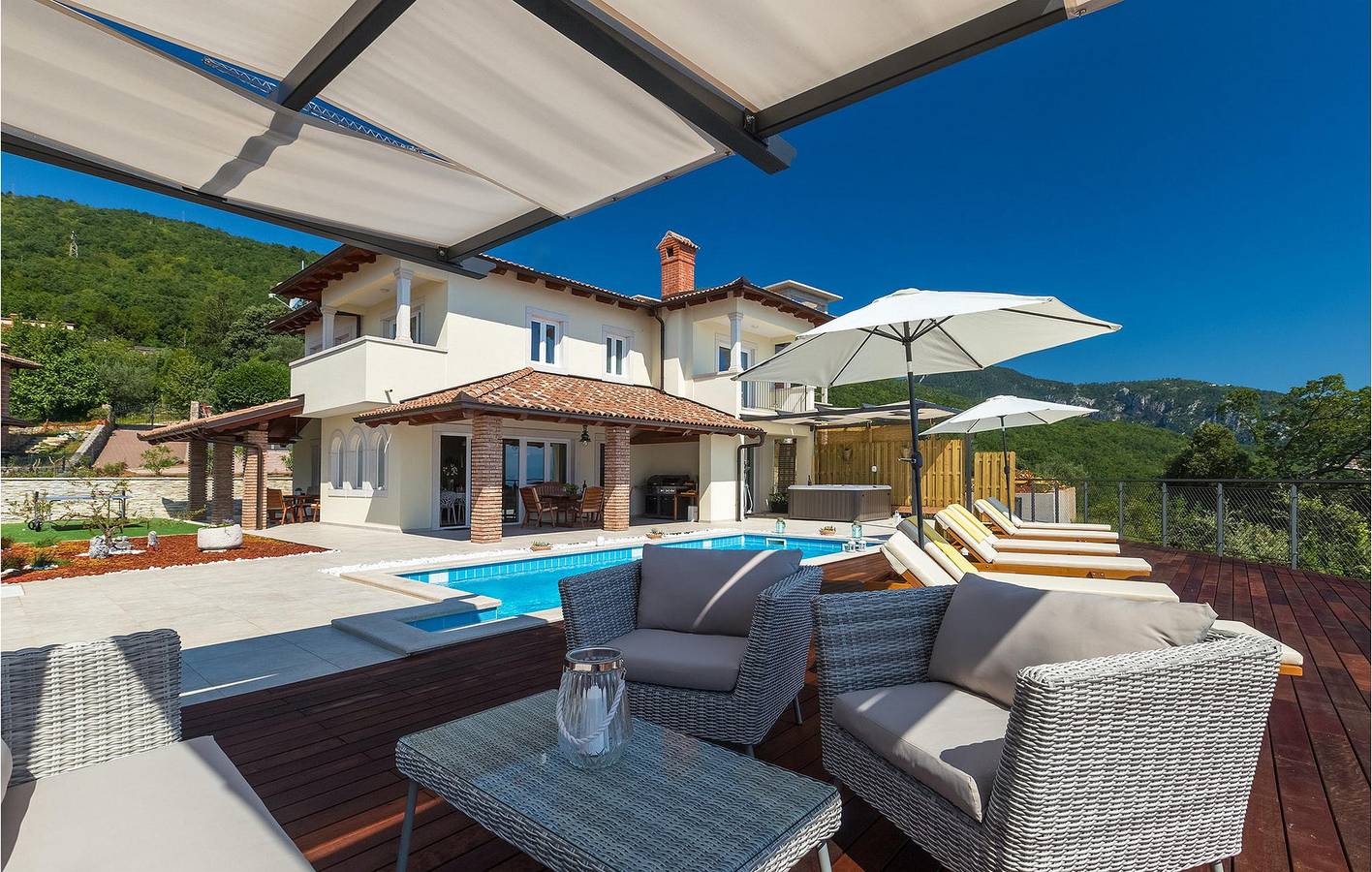 Gemütliche 2-Zimmer-Wohnung mit Pool, WLAN und 2 km Entfernung zum Sipar-Strand in Moscenicka Draga, Opatija Riviera