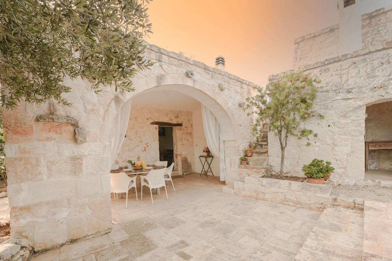 Trullo Agapanthus con Piscina Panoramica in Certosa, Ostuni