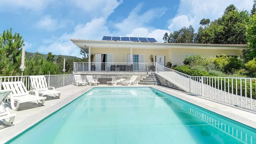 Location de vacances pour 2 personnes, avec piscine et terrasse à Penafiel