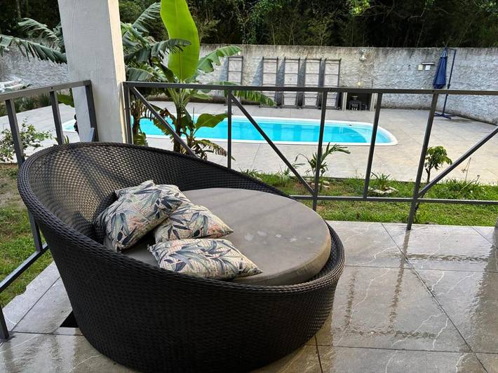 Casas e apartamentos de temporada para 2 pessoas, com jardim e piscina e ainda vista em Magé