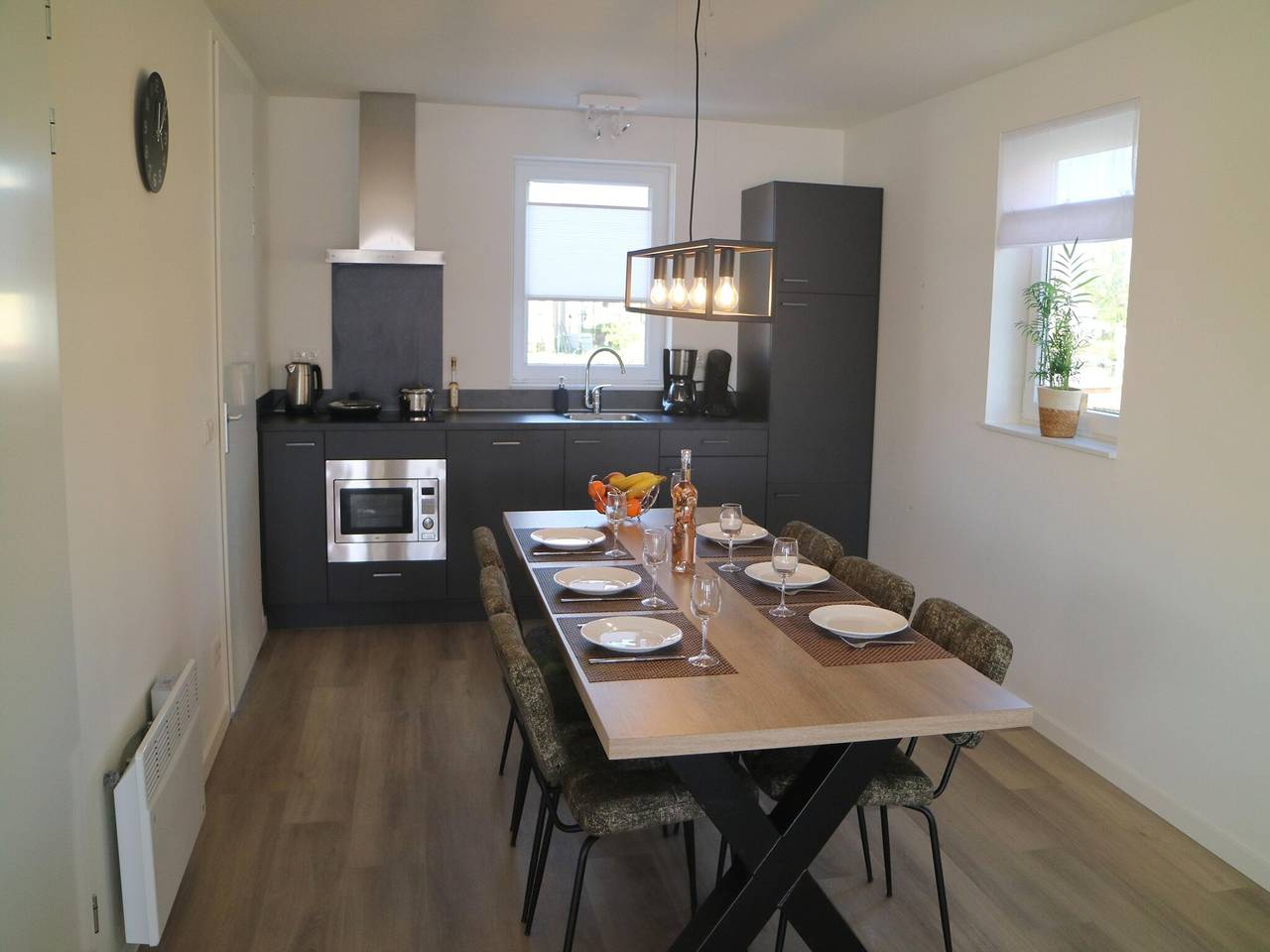 Lakeview villa with swimming and fishing pier in Bernisse, Nederlandse Noordzeekust