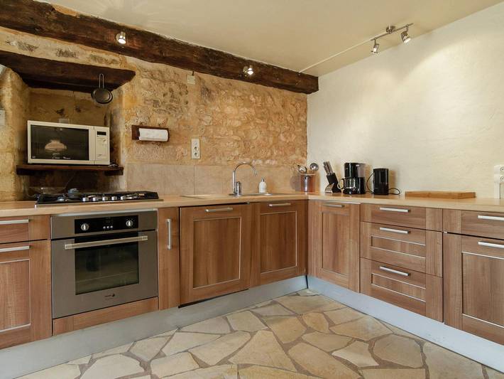 Quaint Mansion in Aquitaine Estate with Private Garden in Les Eyzies, Périgord Noir