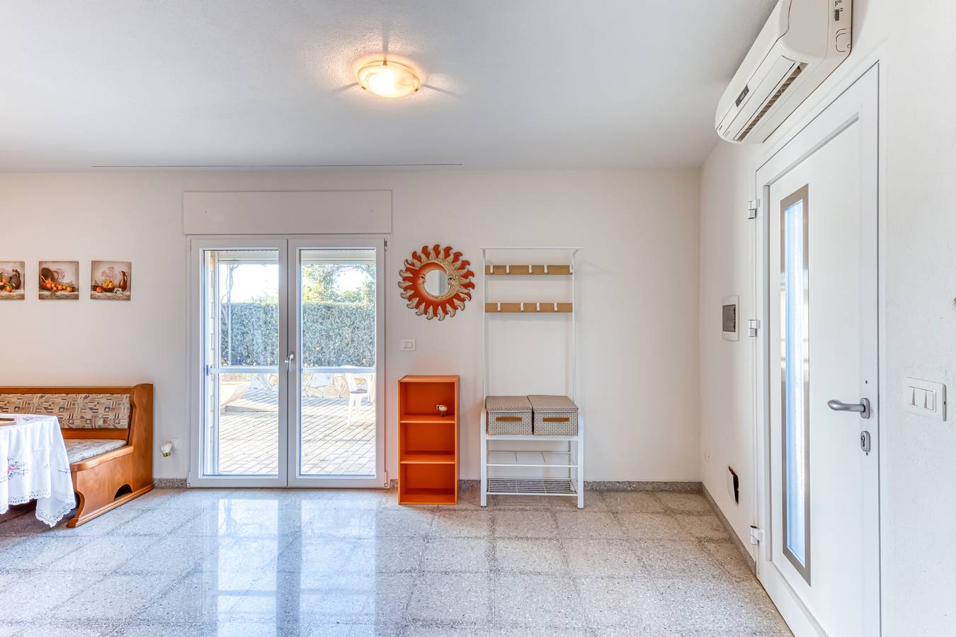 Entire apartment, Apartment 'Residence Margherita - Ibisco' with Sea View, Wi-Fi and Air Conditioning in Gulf of Taranto