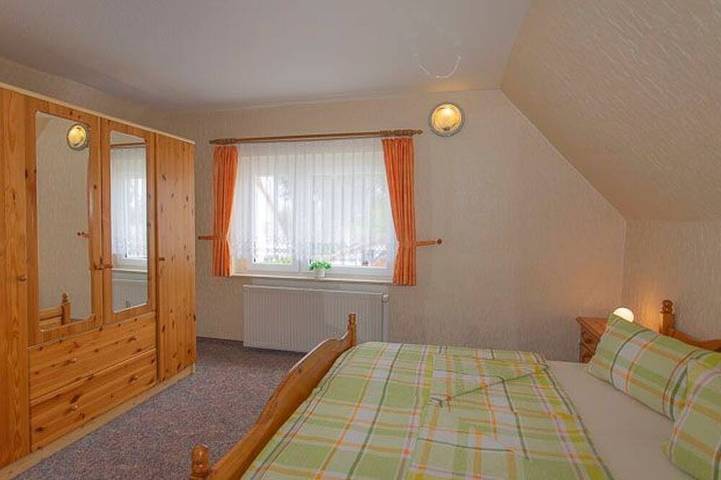Ferienwohnung für 4 Personen, mit Terrasse und Garten in Schaprode - 2