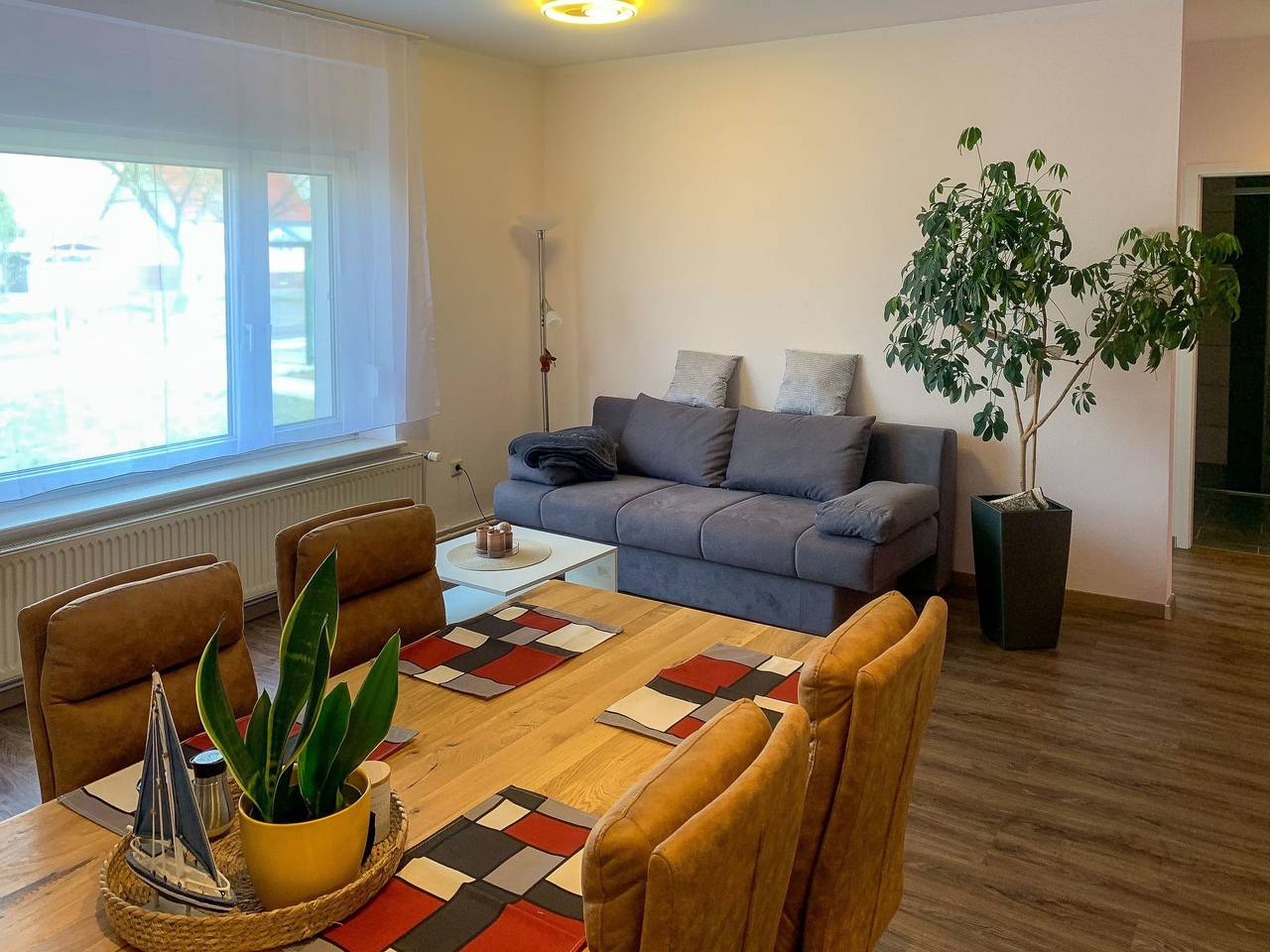 Ganze Wohnung, Top-moderne Ferienwohnung für 4 Personen mit Vollausstattung auf schönem, frühe in Schönewalde, Naturpark niederlausitzer heidelandschaft (Brandenburg)