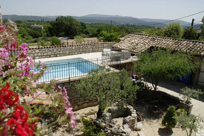 Gîte pour 15 personnes, avec piscine et terrasse à Saint-Alban-Auriolles - 2