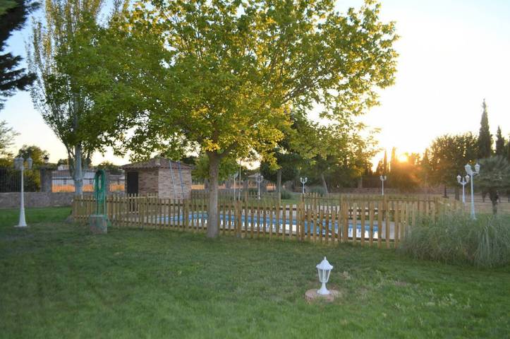 Chalet para 12 personas, con balcón y piscina en Castilla-La Mancha