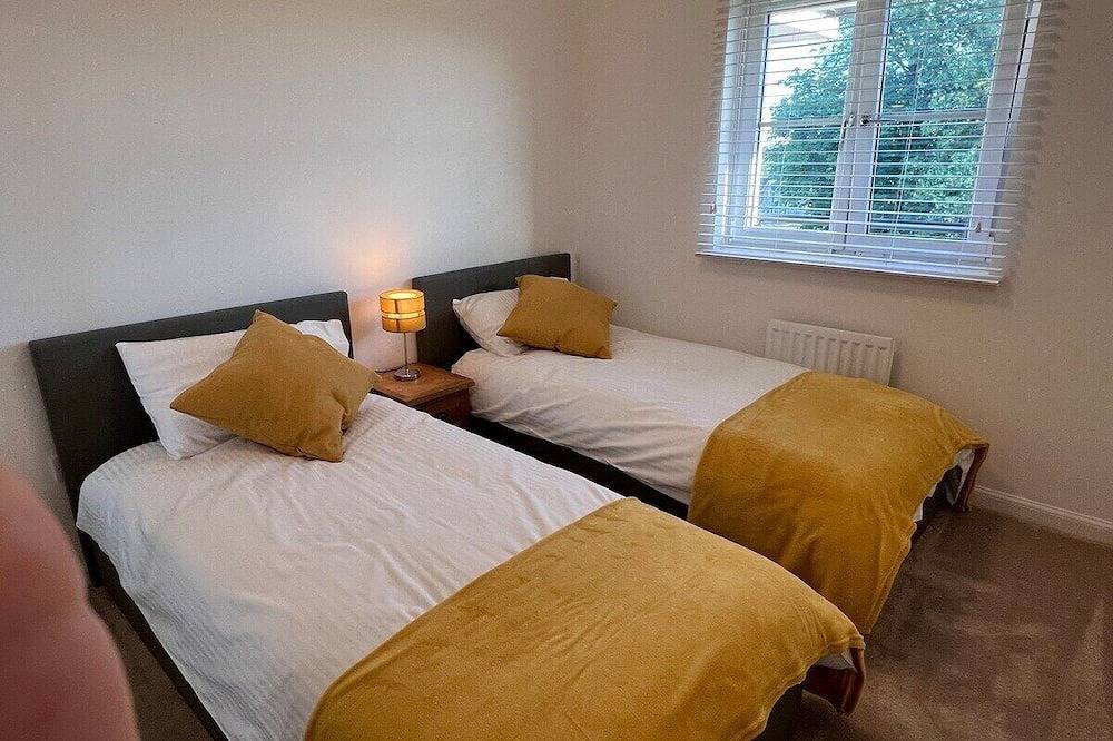 Ganze Wohnung, Apartment-Eigenes Badezimmer-Modern-Parkblick in Renfrewshire