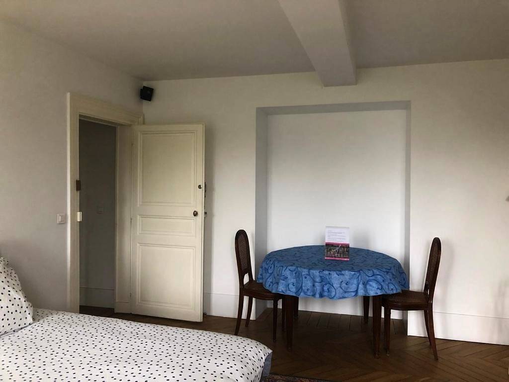 Double Room with Private External Bathroom in Marcoussis, Essonne