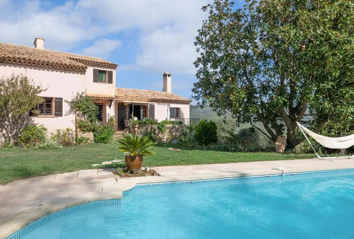 Chalet para 8 personas, con piscina además de jardín y terraza - 1