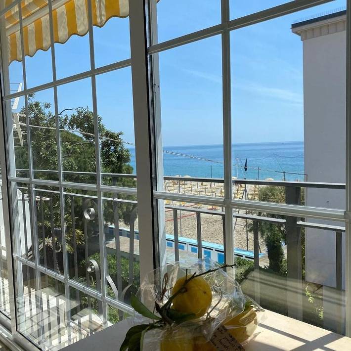 Appartamento per 2 persone, con Balcone e Terrazza nonché Giardino e Panorama a Spotorno