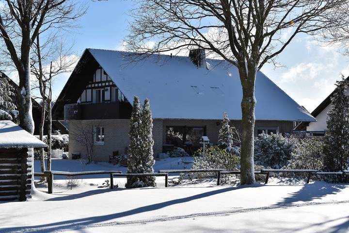 Entire apartment, Ferienwohnung (H)Auszeit Pape - Fewo 2 Schlafzimmer/1 Wohnzimmer & 2 Bäder in Altastenberg, Hochsauerlandkreis