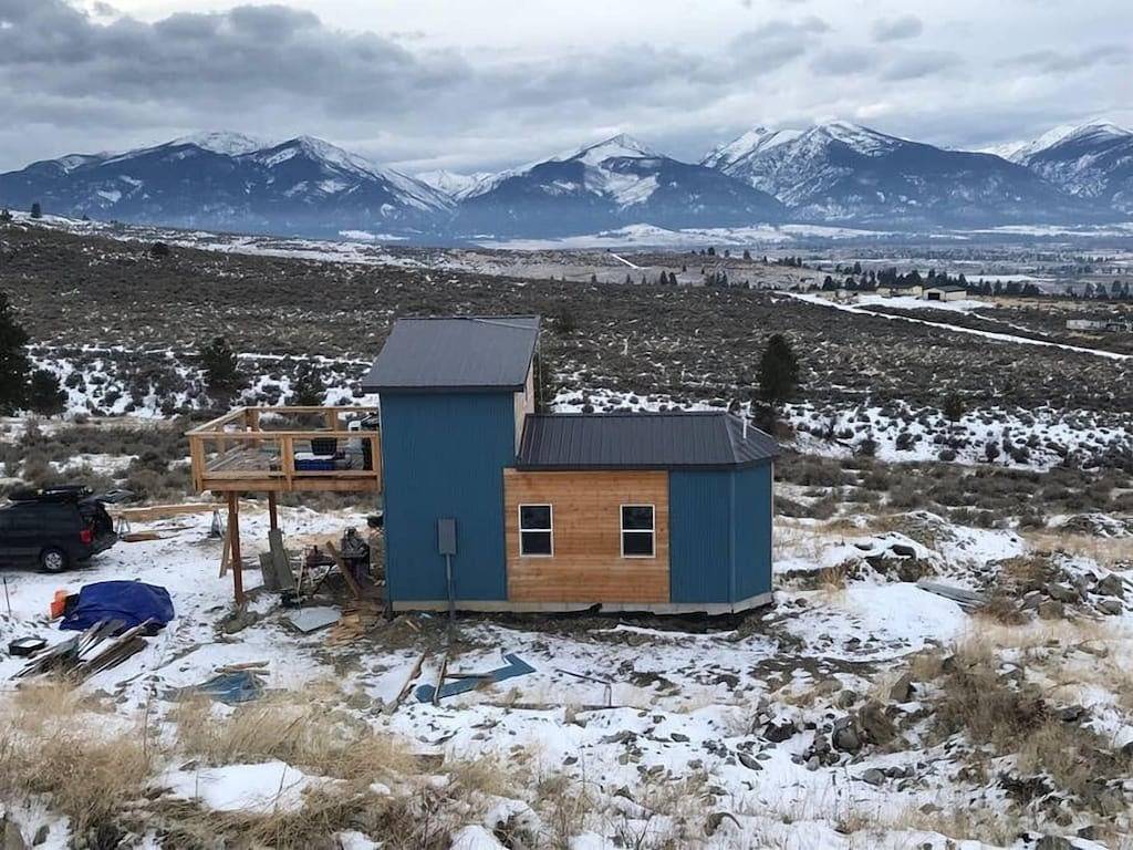 Ganze Wohnung, Rustikales modernes kleines Haus mit 270 Grad Blick auf das Bitterroot Valley in Ravalli County