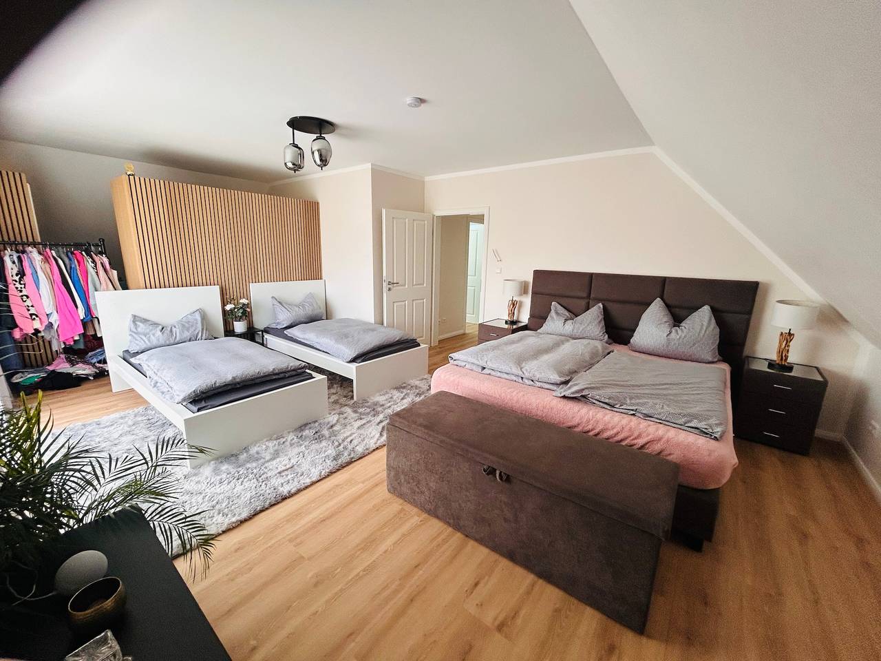 Apartamento entero, ¡Última oportunidad para la feria: piso de 4 habitaciones a solo 7 minutos! in Laatzen, Región de Hannover