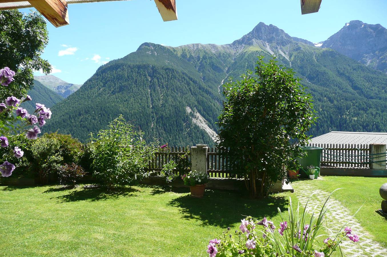 Ganze Ferienwohnung, Gartenwohnung in Sent, Unterengadin