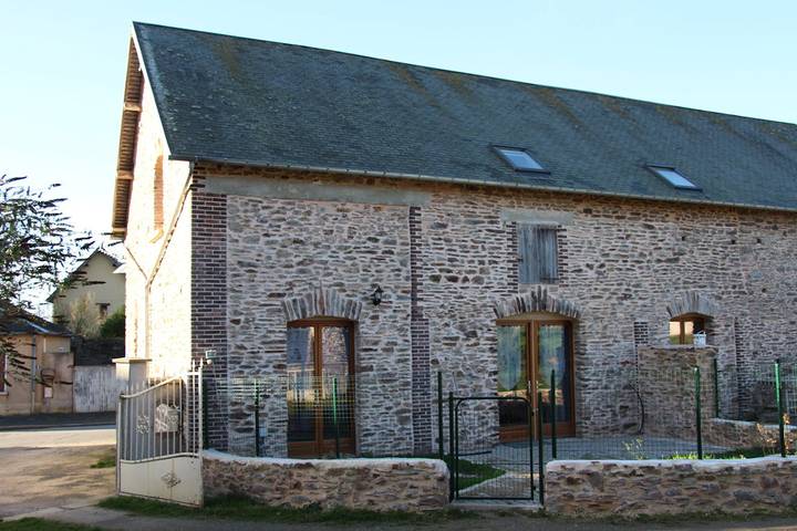 Gîte pour 10 personnes, avec terrasse et jardin, animaux acceptés