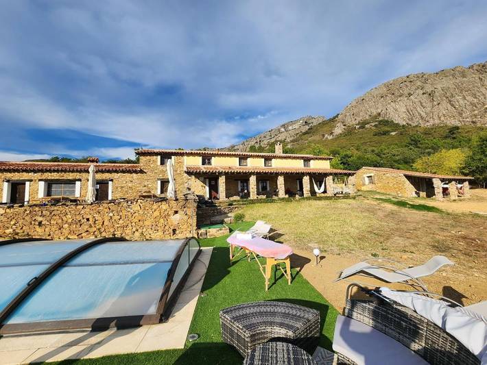 Casa rural para 4 personas, con vistas además de jardín y piscina, Se admiten mascotas en Las Villuercas - 3
