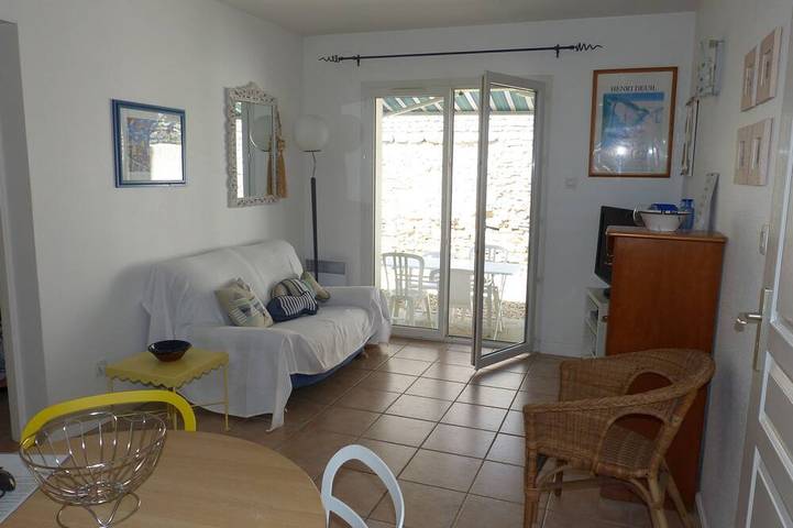 Gîte pour 2 personnes, avec terrasse et jardin dans Office De Tourisme De Saint Martin En Re