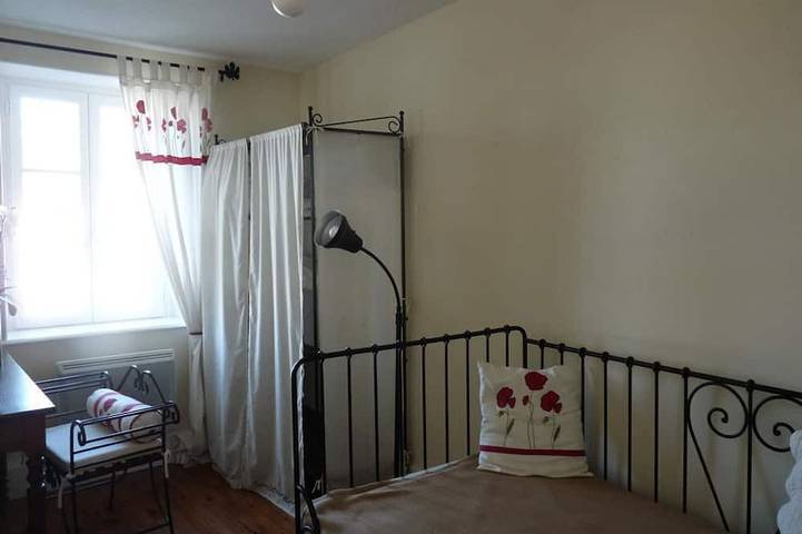 Gîte pour 6 personnes, avec terrasse à Ferrières-sur-Sichon - 4