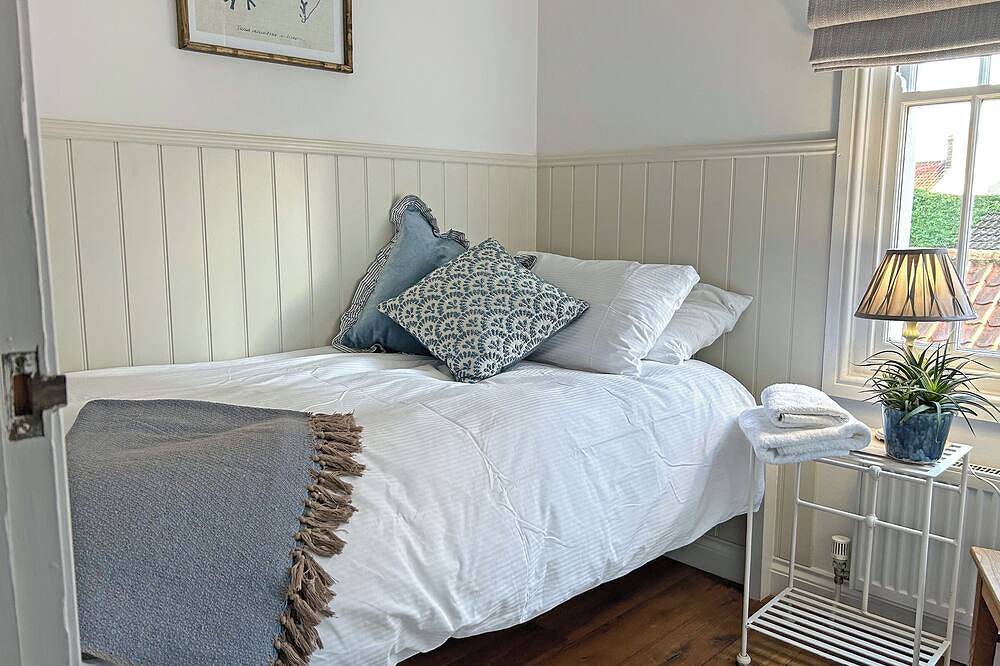 2 bedroom accommodation in Overstrand, near Cromer in Overstrand, Norfolk Coast