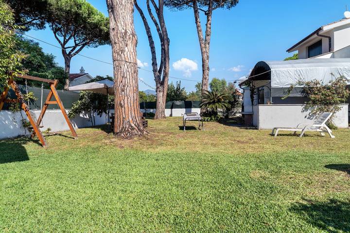 Villa 'Gioia - Vicino alla Spiaggia' con Terrazza Privata, Giardino Privato e Balcone in Spiagga Salto di Fondi, Fondi