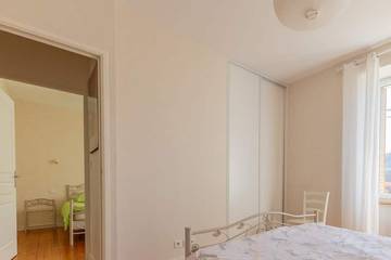 Location De Vacances pour 6 Personnes dans Chambon-sur-Lac, Région de Besse-et-Saint-Anastaise, Photo 2