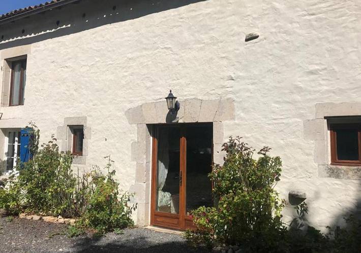 Location de vacances pour 8 personnes, avec piscine et jardin à Sauzé-Vaussais - 3