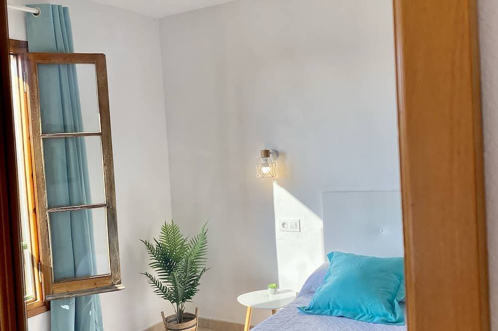 Appartement entier, Apartamento Reformado al Lado de la Playa con Piscina in Cala Blanes, Ciutadella