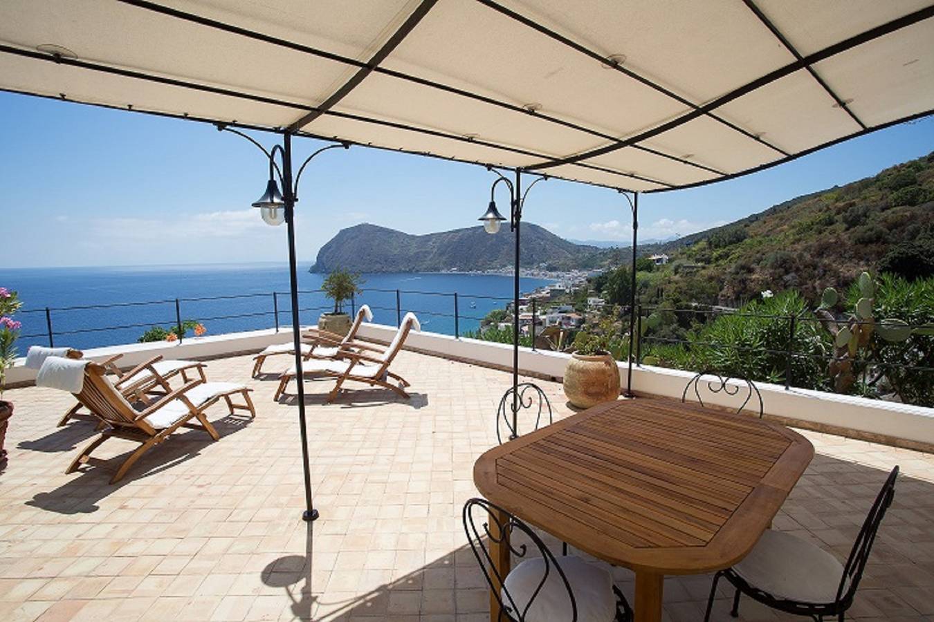 Haus mit Garten und Meerblick in Lipari in Lipari