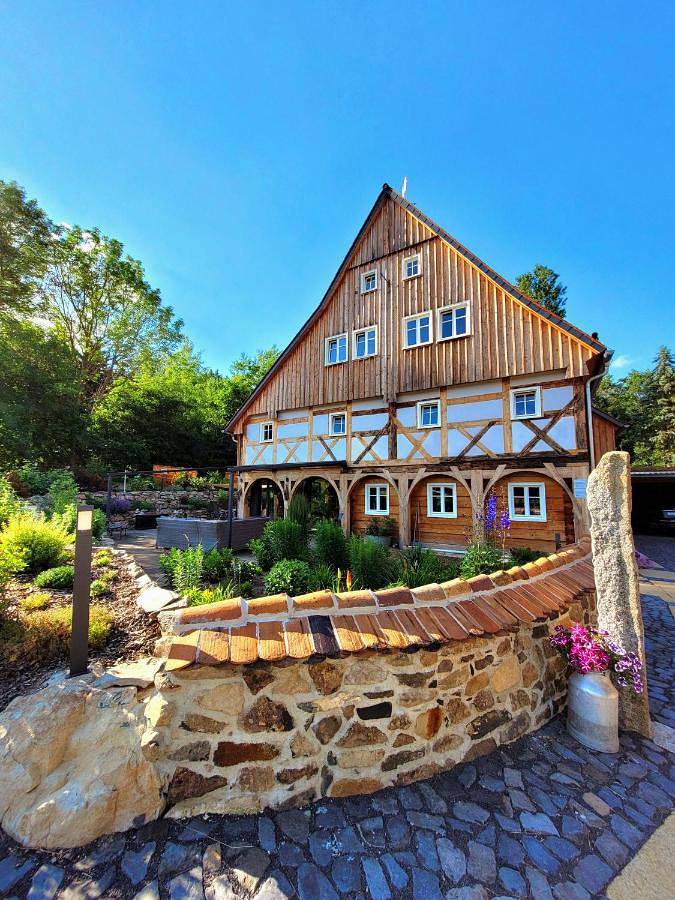 Ferienwohnung für 2 Personen, mit Terrasse und Garten sowie Ausblick in Seifhennersdorf