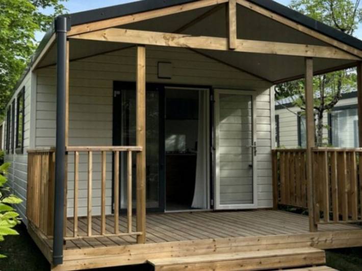 Mobil home pour 4 personnes, avec terrasse, animaux acceptés dans Office De Tourisme Challes Les Eaux