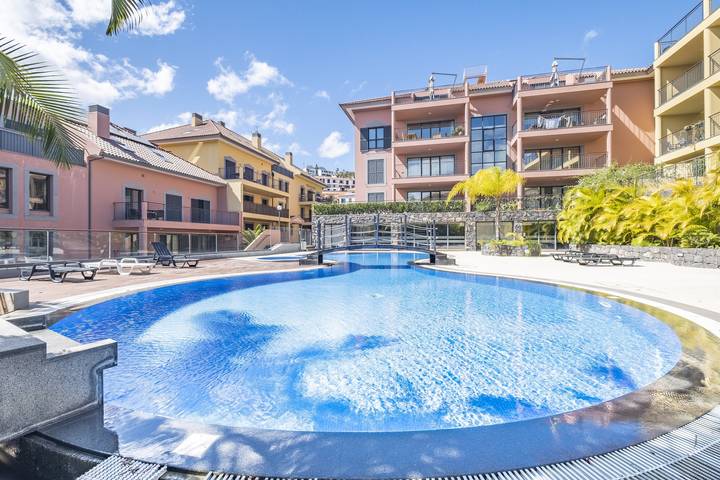 Apartamento de férias para 4 pessoas, com jardim no Funchal
