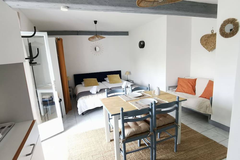 Appartement entier, Fauvette, Gîte 2 personnes avec Piscine chauffée, Marais Poitevin in Chaillé-les-Marais, Fontenay-le-Comte