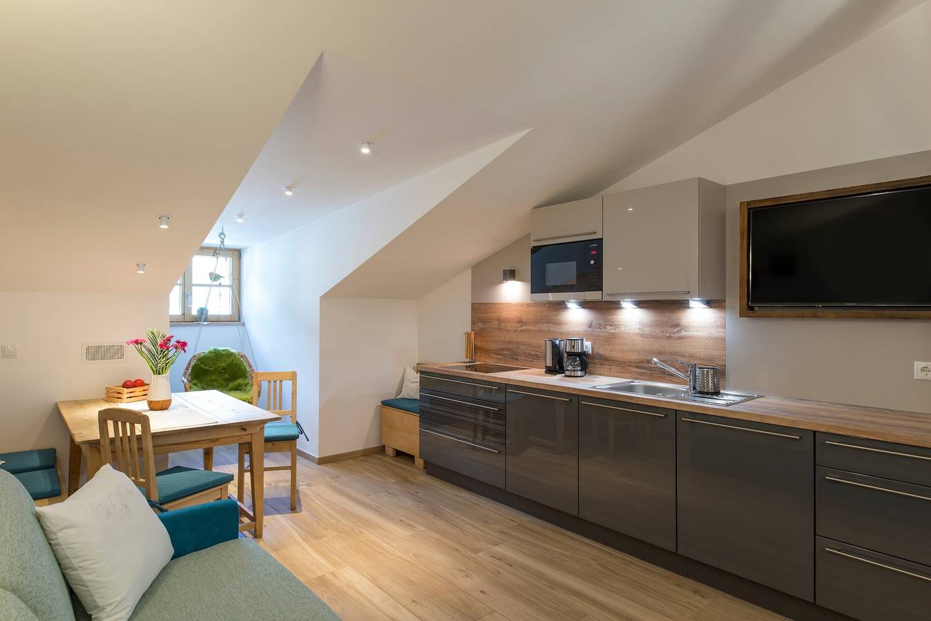 Ganze Wohnung, Historischer Charme trifft Moderne: Sauna, Bergblick & Terrasse. Haustiere willkommen! in Partschins, Texelgruppe