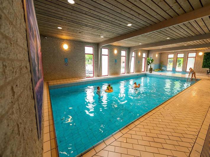 Vakantiepark voor 4 personen, met Terras en Zwembad in Arnhem