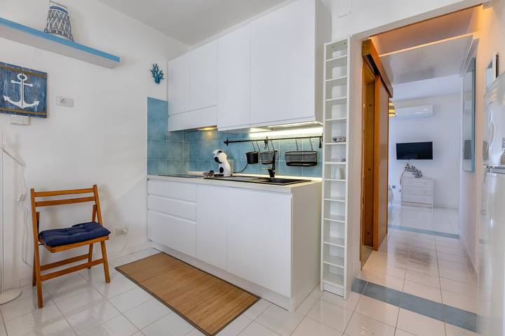 Entire apartment, Apartment 'Casa 20' with Private Terrace, Wi-Fi and Air Conditioning in Cala Lupo, Stintino