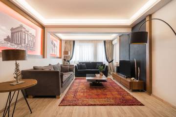 Villa for 6 Guests in Acropolis, Athens Centre, Picture 1