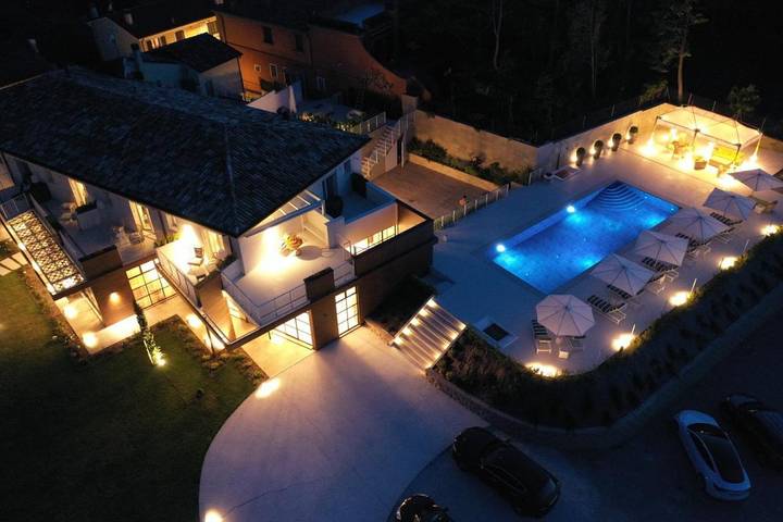 Appartamento per 2 persone, con Balcone e Idromassaggio nonché Terrazza e Giardino a Gradara