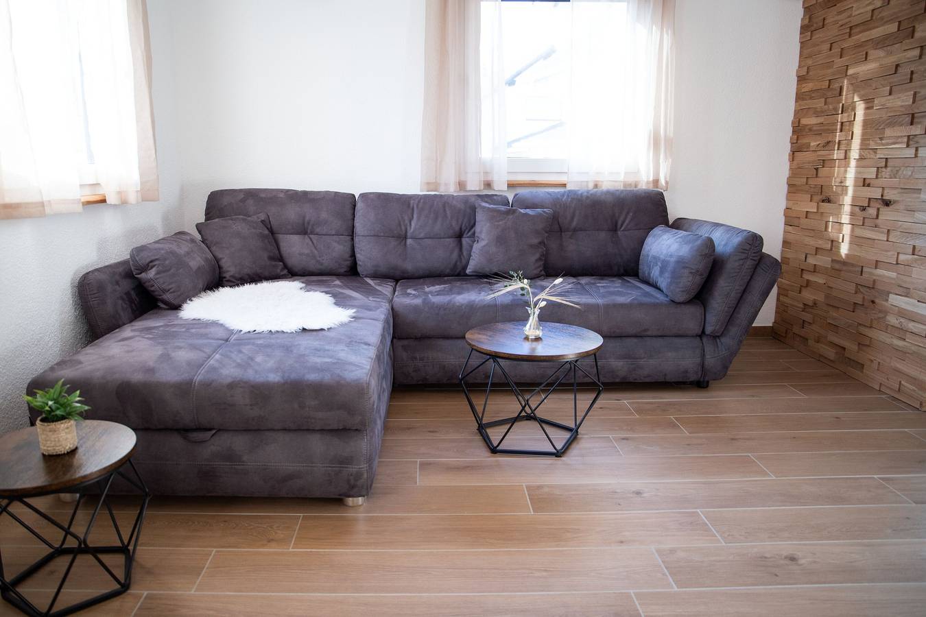 Apartment 'Kleines Glück Wettenberg' with Private Terrace, Garden and Wi-Fi in Hochdorf, Landkreis Biberach